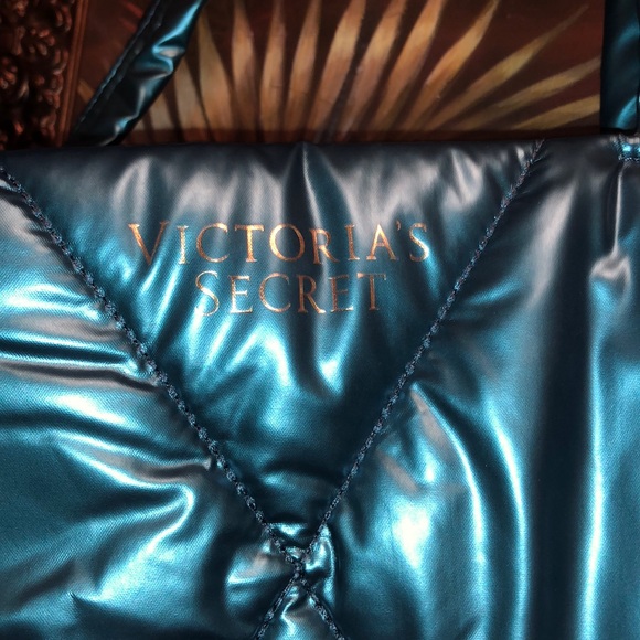 NWT Victoria’s Secret Puffer Tote. Dark Teal color with gold VS script logo. - Picture 9 of 14